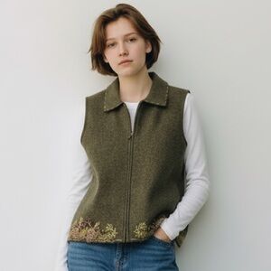 Vintage Woolrich 100% Wool Olive Pine Cone Embroidered Women's Vest